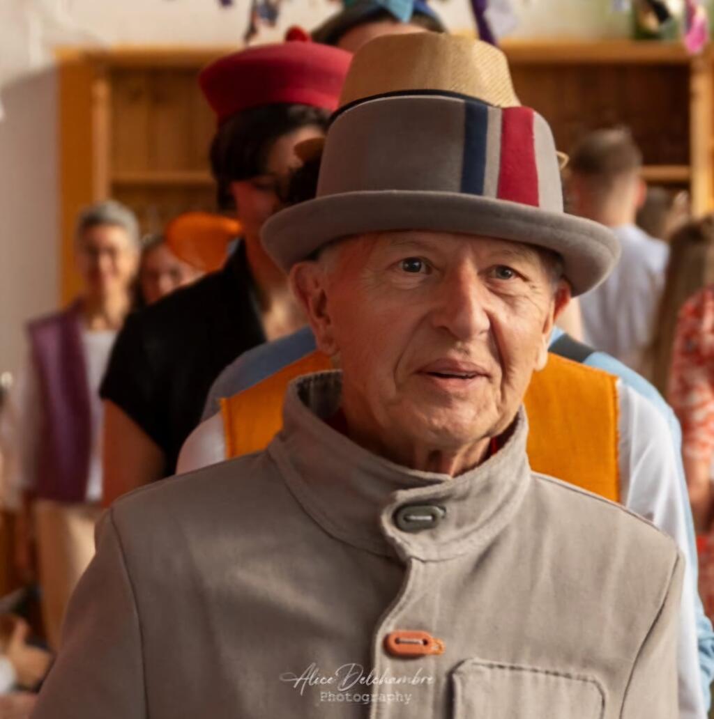 chapeau-homme-fedora-deco-originale.jpeg
