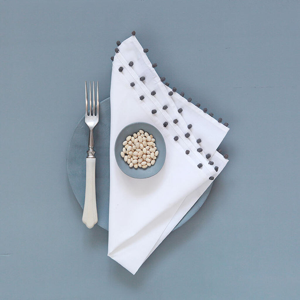 aya-grey-table-serviette-vbarkowski-1-jpg-1592478007.jpg