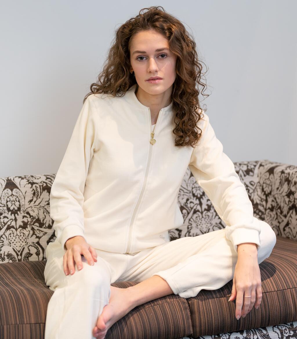 gl-amour-homewear-huispak-fluweel-ecru-1.jpg