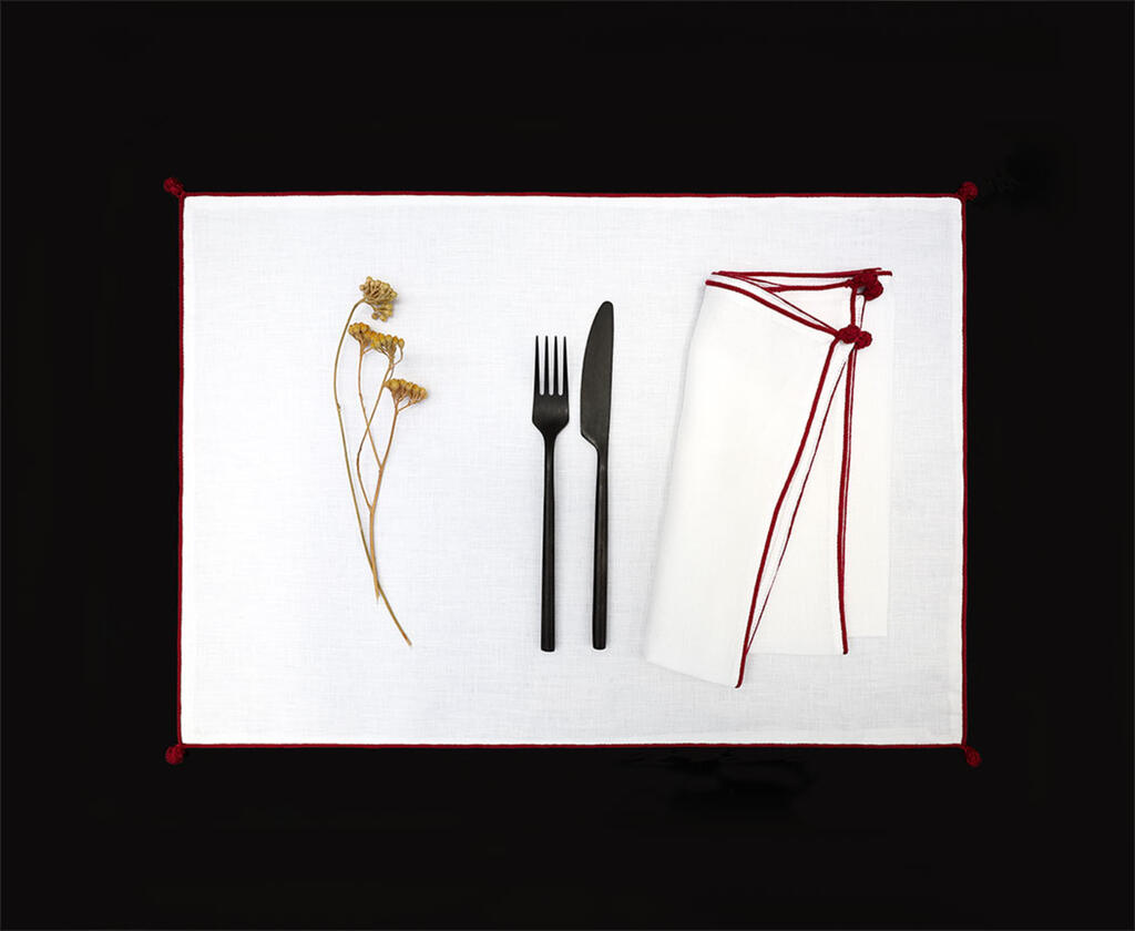 nil-carmin-tablelinen-placemat-napkin-jpg-1592475994.jpg