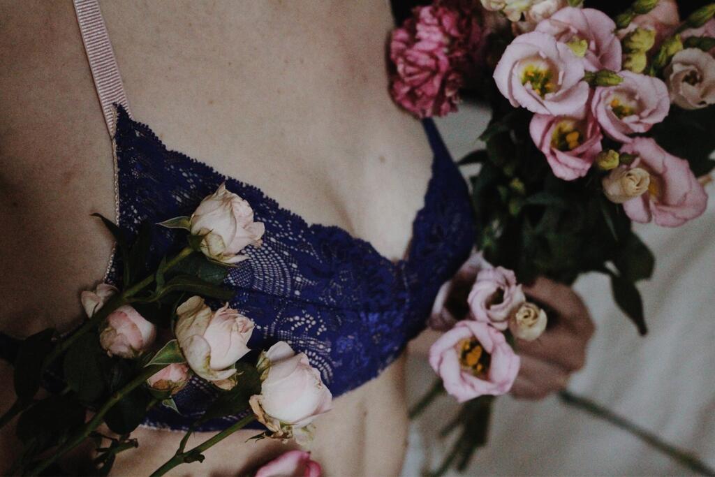 ophelia-lingerie-nina-bra-detail.jpg