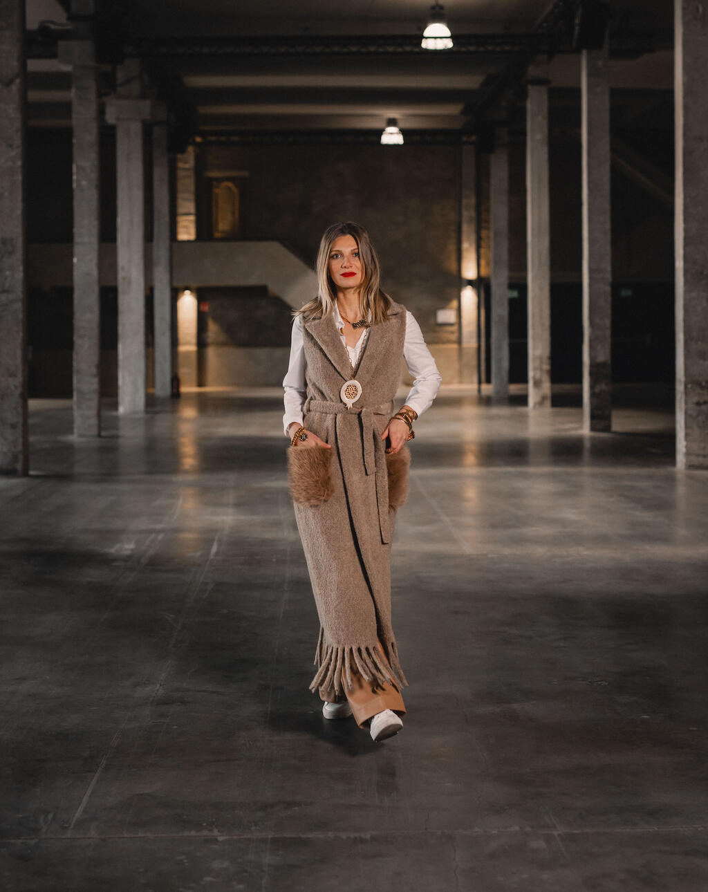 lesblondinettes-manteau-theboss4-jpg-1688045834.jpg
