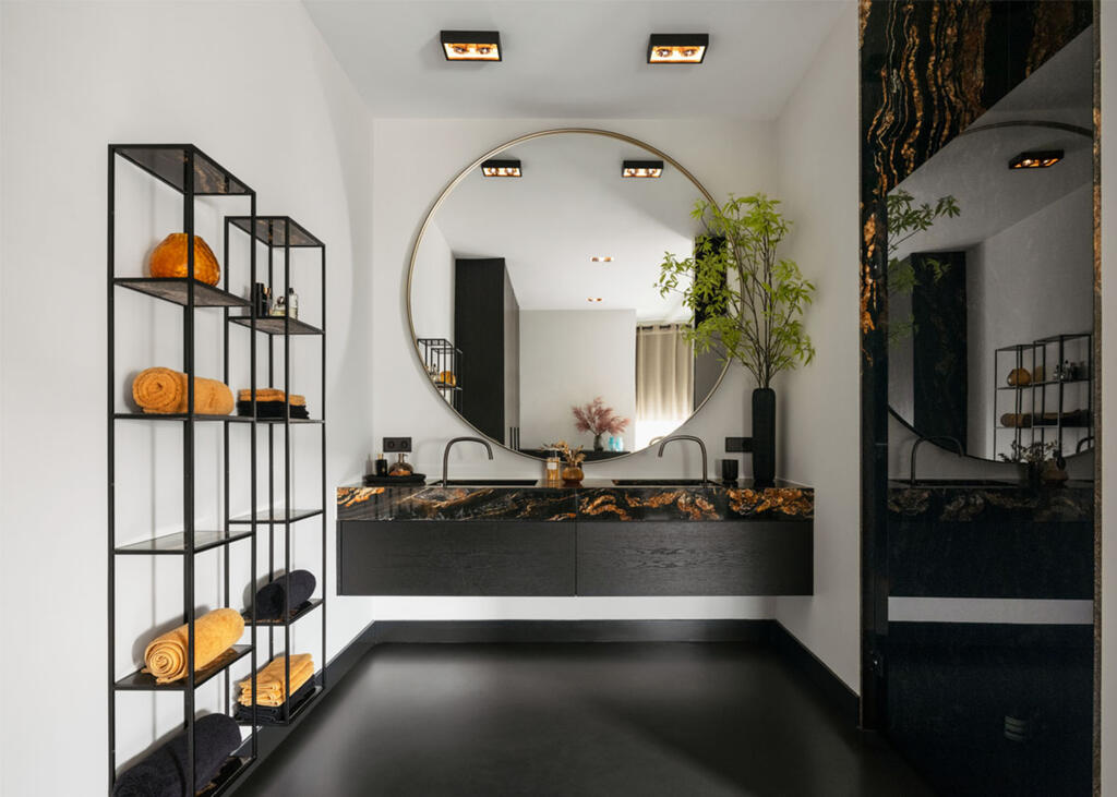 authentage-qbri-semi-recessed-spotlights-in-ceiling-in-exclusive-bathroom-in-apartment-in-amsterdam-by-vanhamersveld.jpg