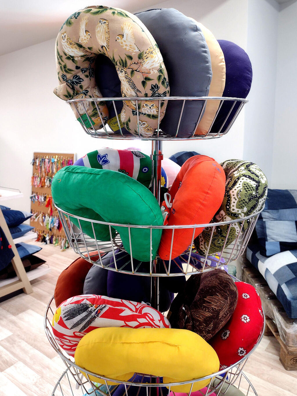 t-uniek-winkel-brakel-2-foto-voor-onder-de-tekst-kleiner.jpg